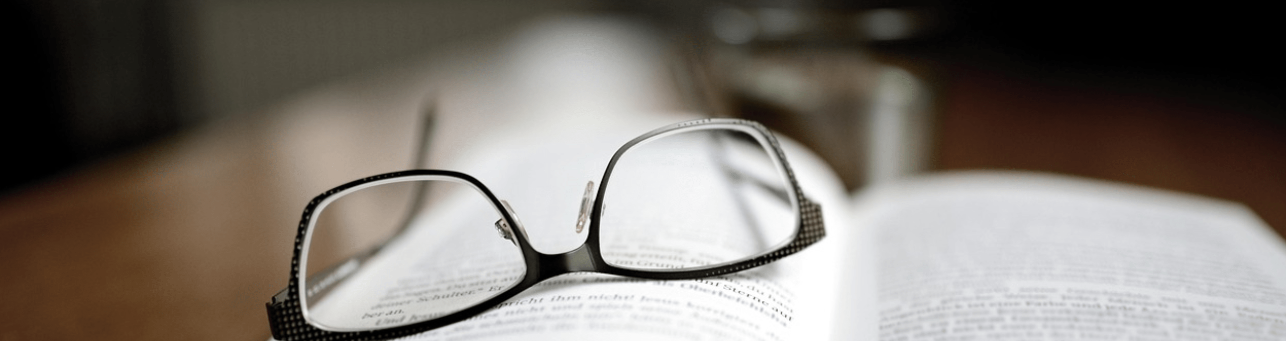 Reading_small-min Instagram auf einem Handydisplay